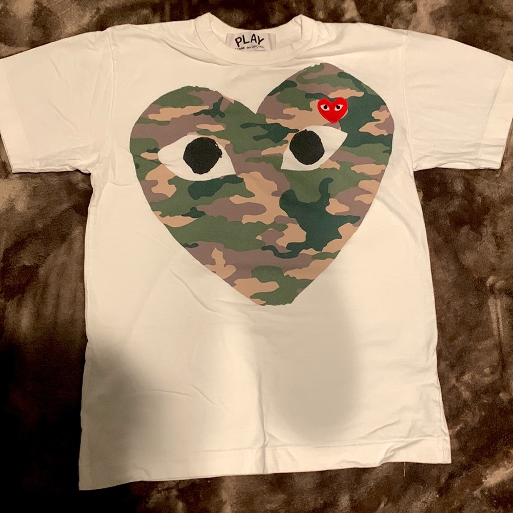 Play Camo Heart tee